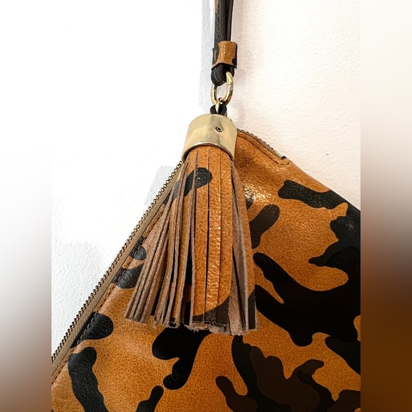 G.I.L.I Camo Tassel Pouch - Picture 4 of 9